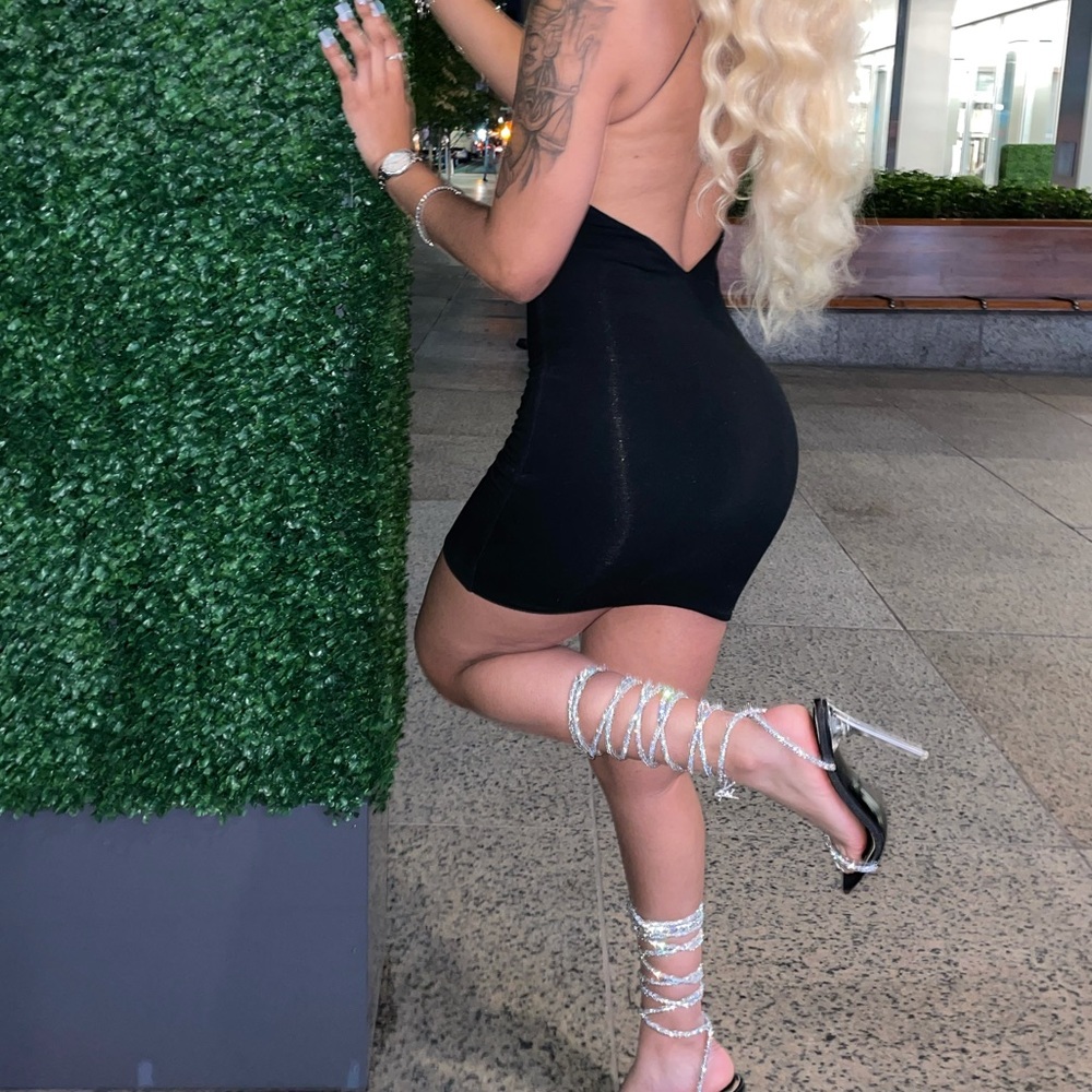Backless dress